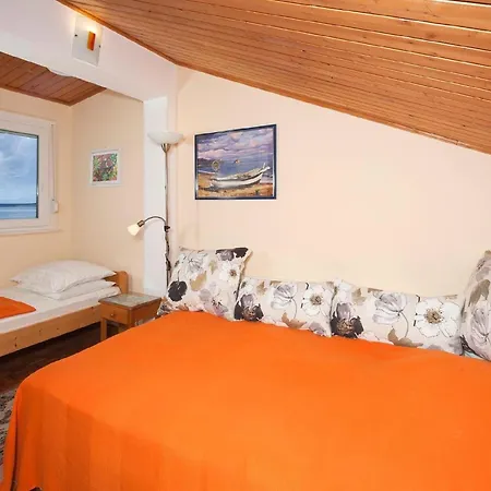 Apartment Ideale In Mit Garten, Terrasse Und Grill