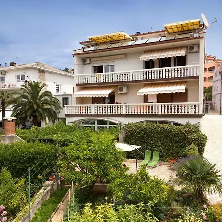 Ideale In Mit Garten, Terrasse Und Grill * Crikvenica
