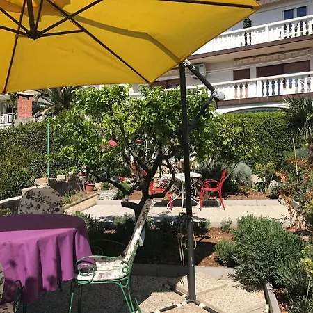 Ideale In Mit Garten, Terrasse Und Grill Crikvenica